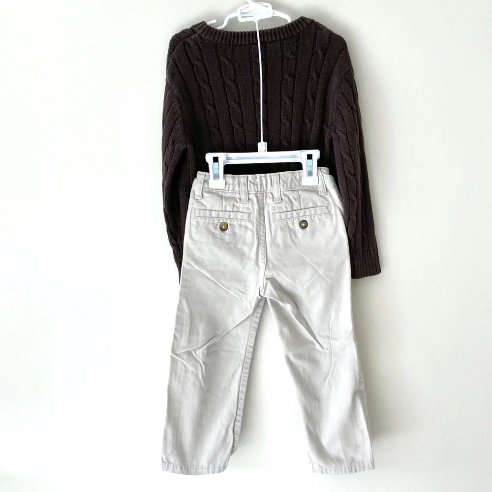 Gap brown cable knit sweater with khaki pants 4
